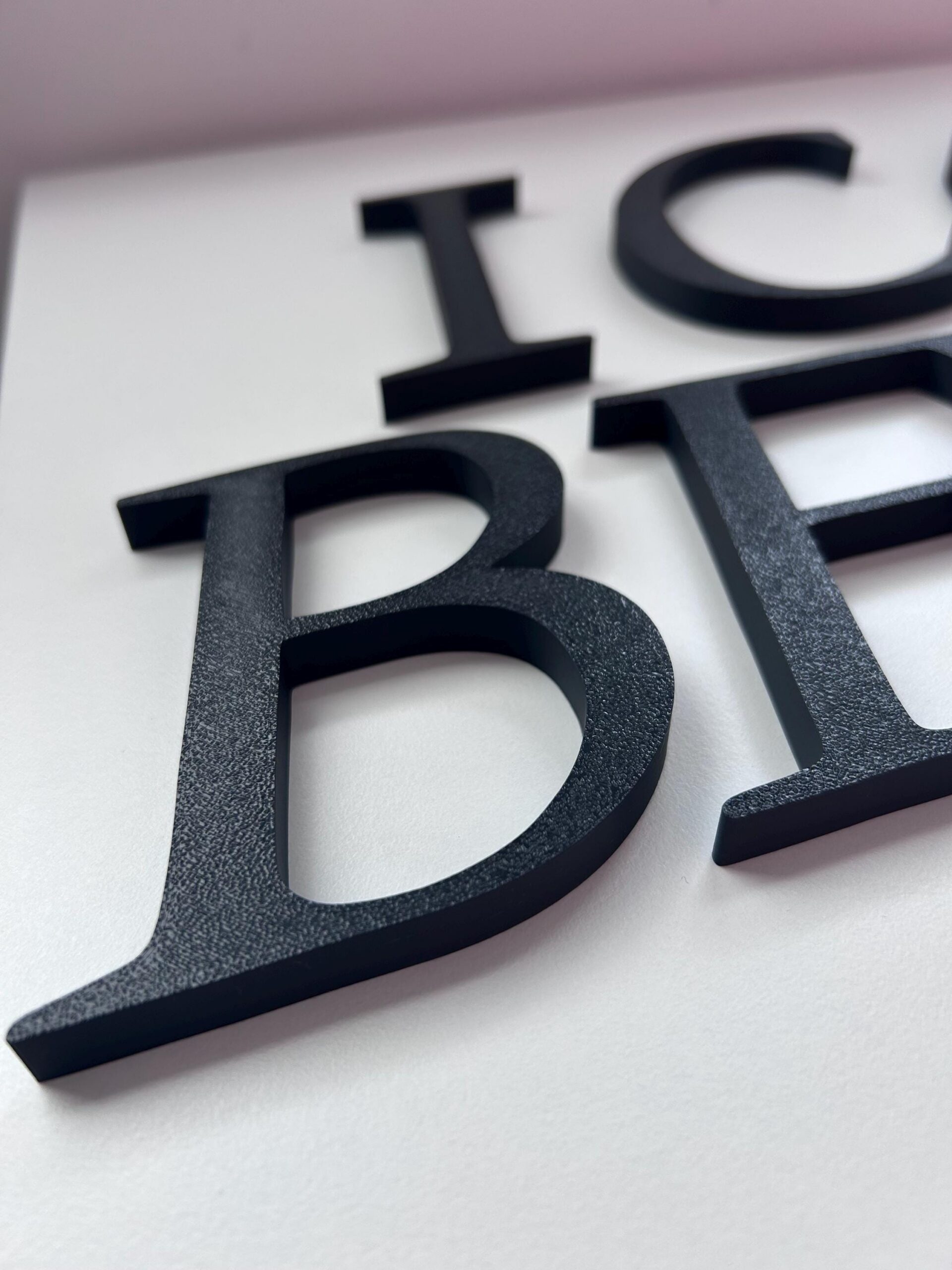 Personalisierte 3D-Wandbuchstaben mit Wunschtext – Bild 3