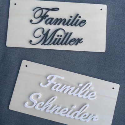 Personalisiertes Türschild aus Holz mit Familiennamen